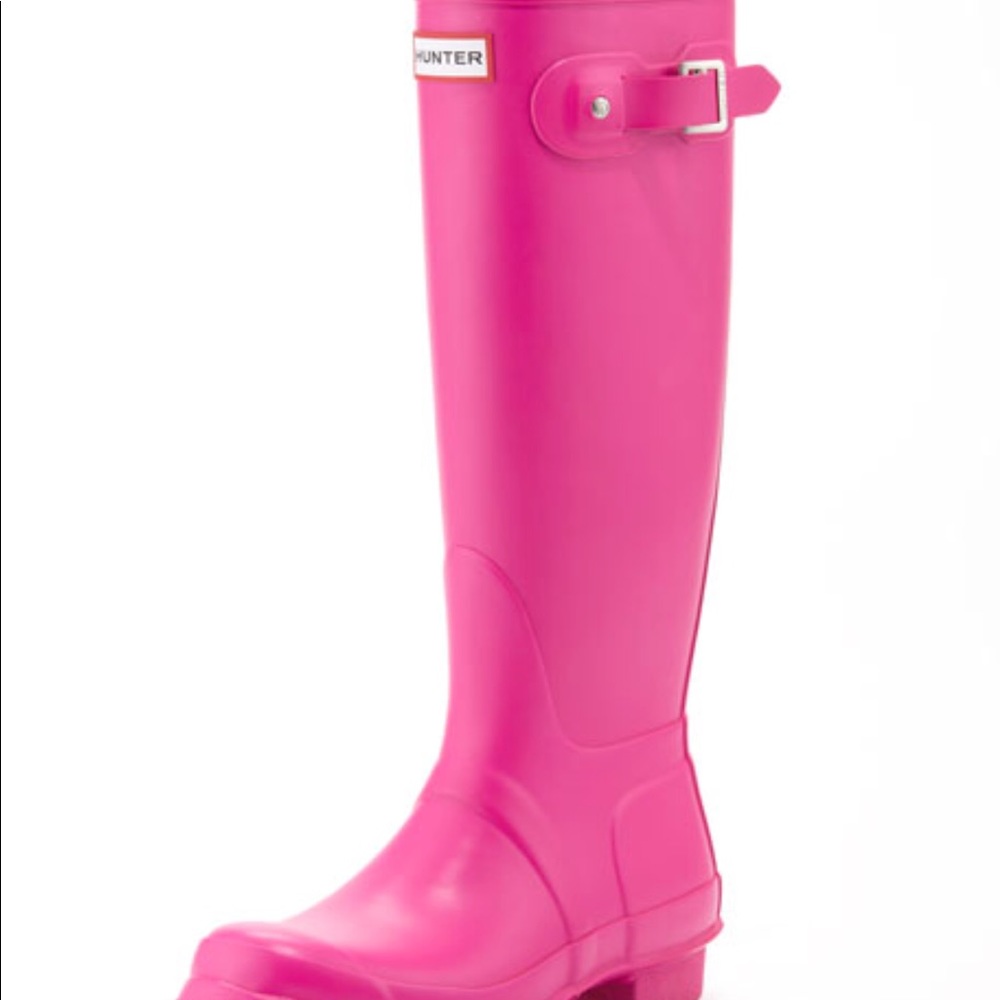 Hunter lipstick pink matte rain boots